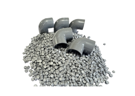 مادة حبيبات PVC البلاستيكية مركب PVC أبيض لأنابيب ووصلات PVC وصلات أنابيب الحقن مادة PVC الخام مركب بلاستيك معدل حبيبات جزيئات