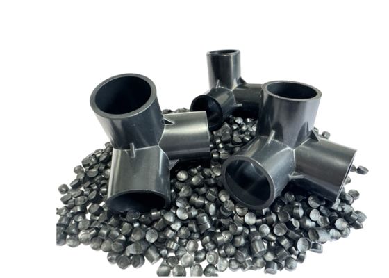 مركب الراتنج PVC عالي اللمعان لمنتجات حقن PVC مخصصة حبات مركب PVC الرمادية الصلبة للصقاعة بالحقن